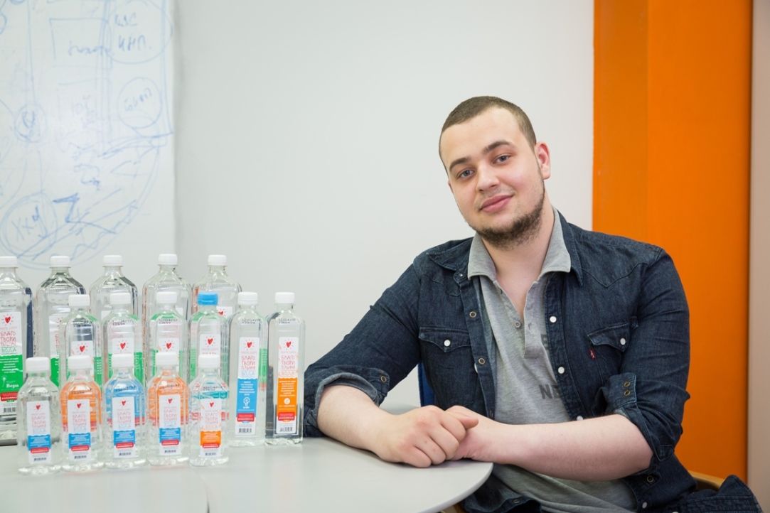 Как заниматься благотворительностью, продавая питьевую воду Иллюстрация к новости: Как заниматься благотворительностью, продавая питьевую воду