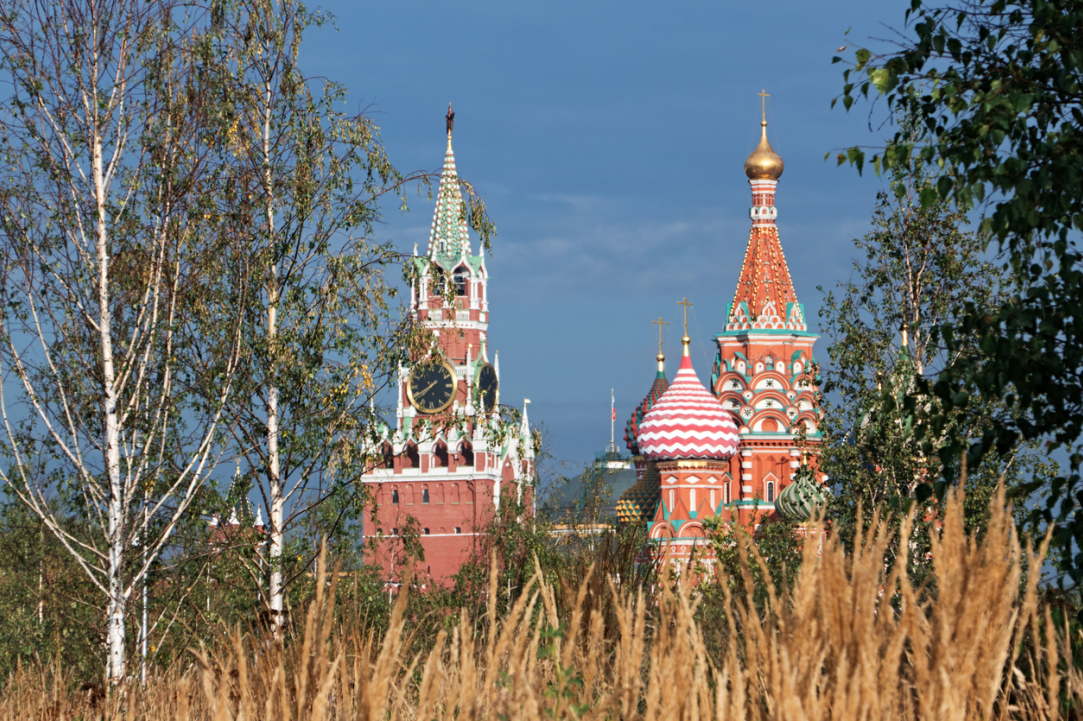 New HSE Bachelor's Programme Will Teach Students to Work in Russia and with Russia Illustration for news: New HSE Bachelor's Programme Will Teach Students to Work in Russia and with Russia