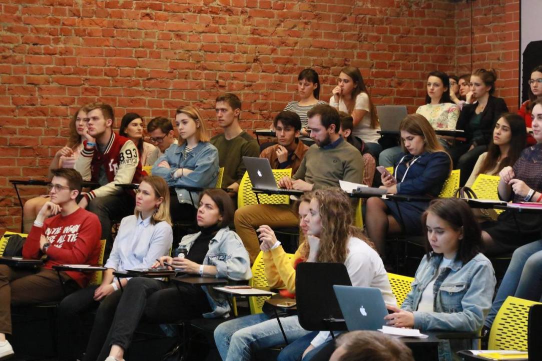 4 причины поступить на программу «Коммуникации, основанные на данных» Иллюстрация к новости: 4 причины поступить на программу «Коммуникации, основанные на данных»