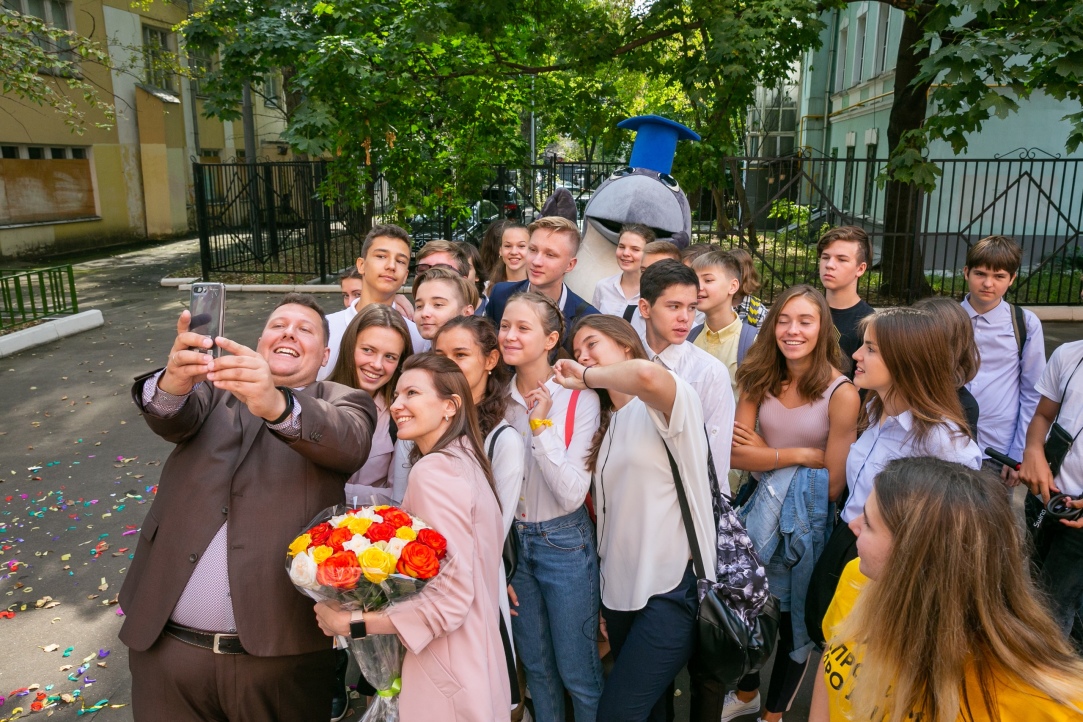 «Современный учитель перевыполняет свою задачу. Он психолог и менеджер, куратор и тренер» Иллюстрация к новости: «Современный учитель перевыполняет свою задачу. Он психолог и менеджер, куратор и тренер»