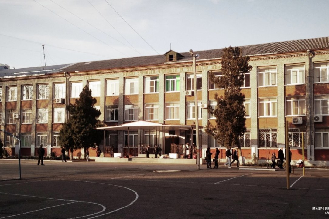 Free Will or Fate? Why Russian Children Rarely Switch Schools Illustration for news: Free Will or Fate? Why Russian Children Rarely Switch Schools