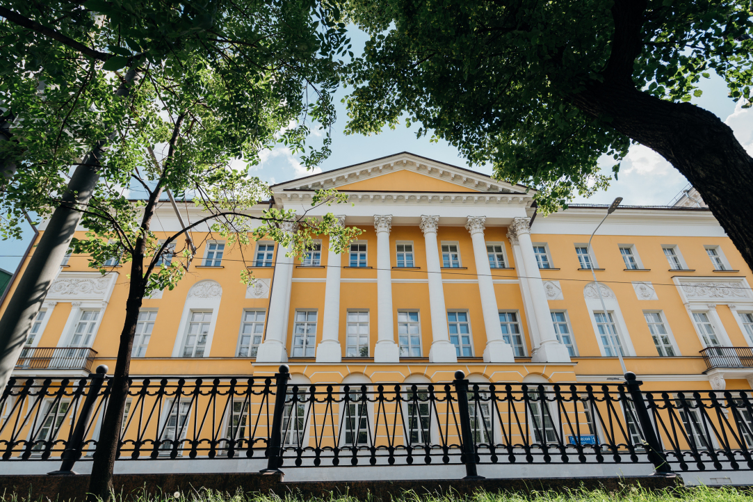 ВШЭ стала лучшим российским вузом по направлению «Экономика и управление» рейтинга RAEX Иллюстрация к новости: ВШЭ стала лучшим российским вузом по направлению «Экономика и управление» рейтинга RAEX