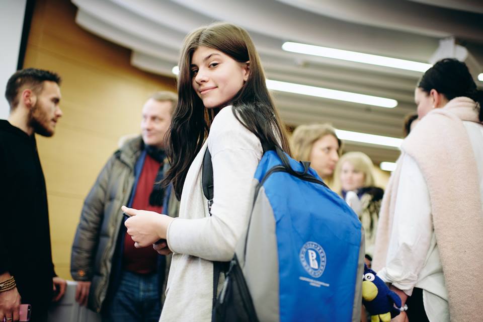 Дипломные работы выпускниц факультета социальных наук стали лучшими в конкурсе ВЦИОМ Иллюстрация к новости: Дипломные работы выпускниц факультета социальных наук стали лучшими в конкурсе ВЦИОМ