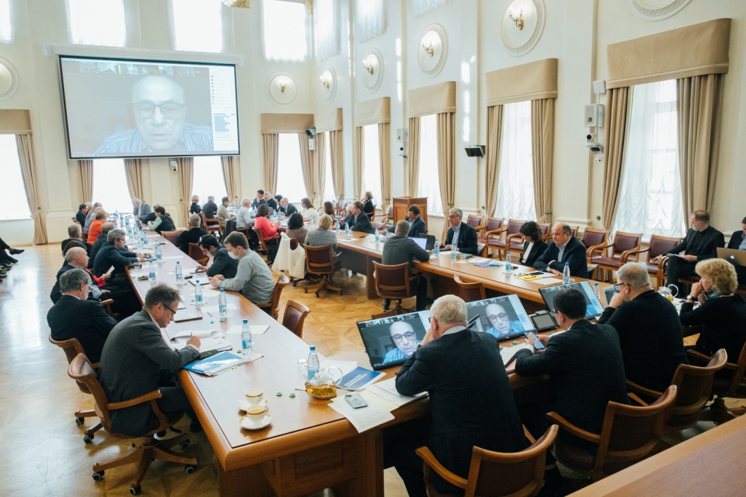 Ученый совет ВШЭ подвел итоги приемной кампании 2021 года Иллюстрация к новости: Ученый совет ВШЭ подвел итоги приемной кампании 2021 года