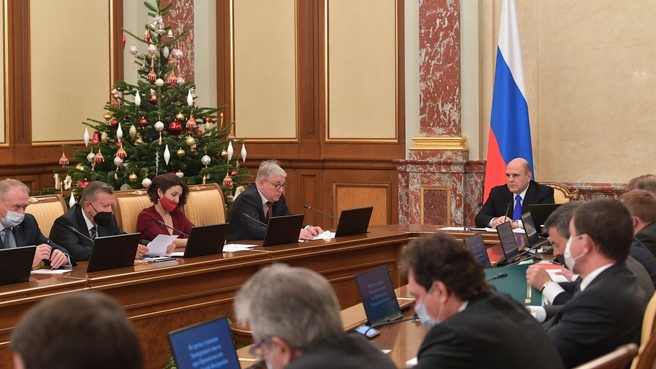 Ярослав Кузьминов: в России появилось новое поколение экспертов, нацеленное на решение конкретных задач Иллюстрация к новости: Ярослав Кузьминов: в России появилось новое поколение экспертов, нацеленное на решение конкретных задач