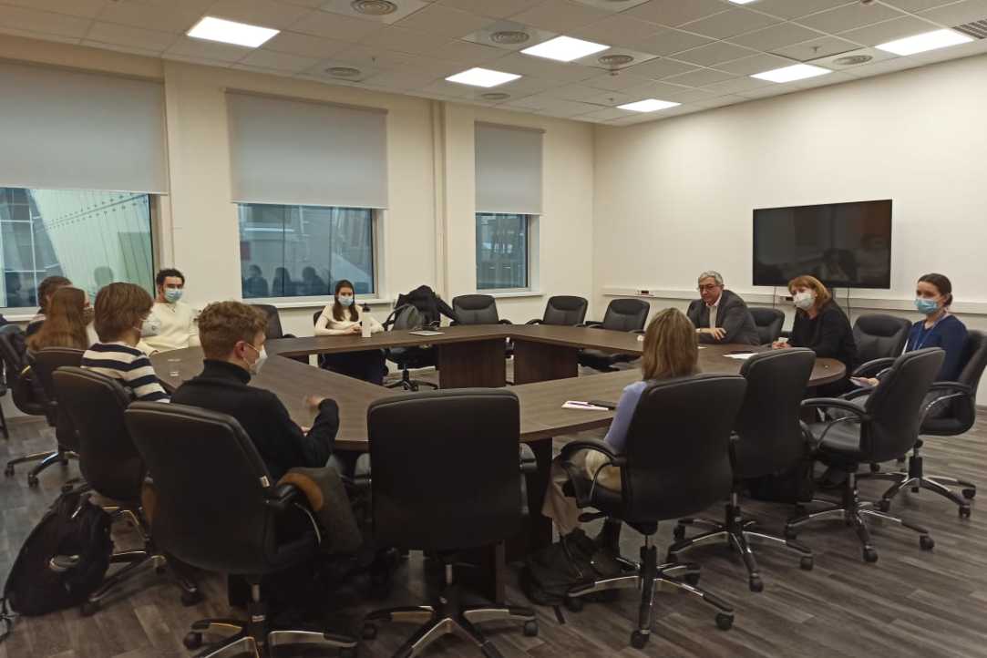 American Students Delve into Russian Language, Culture, and History Illustration for news: American Students Delve into Russian Language, Culture, and History