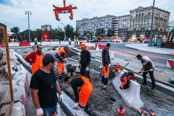 В Россию на заработки: как коронакризис повлиял на трудовую миграцию Иллюстрация к новости: В Россию на заработки: как коронакризис повлиял на трудовую миграцию