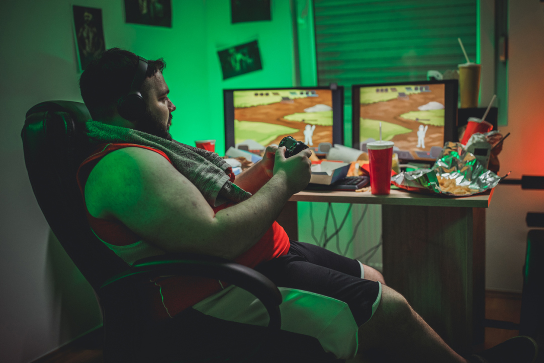 Big Winners: Very Obese Gamers Perform Better in Long-Term eSports Competitions Illustration for news: Big Winners: Very Obese Gamers Perform Better in Long-Term eSports Competitions