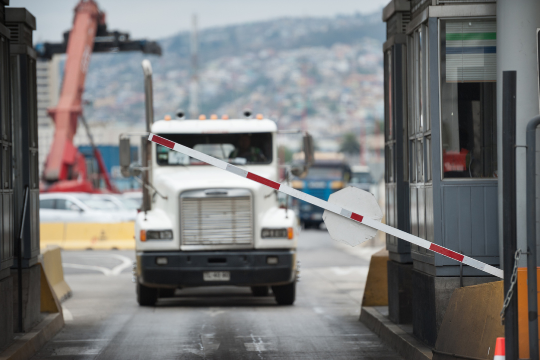 Bad Roads Reduce Trade Volumes by 18% Illustration for news: Bad Roads Reduce Trade Volumes by 18%