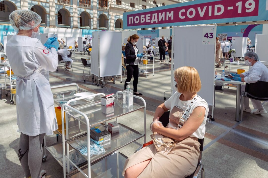 Безусловно принимающие вакцинацию реже посещают социальные сети и больше доверяют государству Иллюстрация к новости: Безусловно принимающие вакцинацию реже посещают социальные сети и больше доверяют государству
