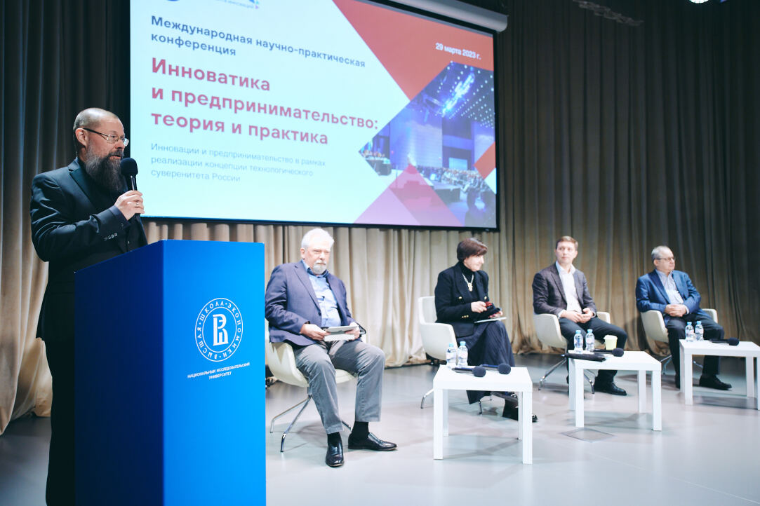 «Местечкового технологического суверенитета быть не может» Иллюстрация к новости: «Местечкового технологического суверенитета быть не может»
