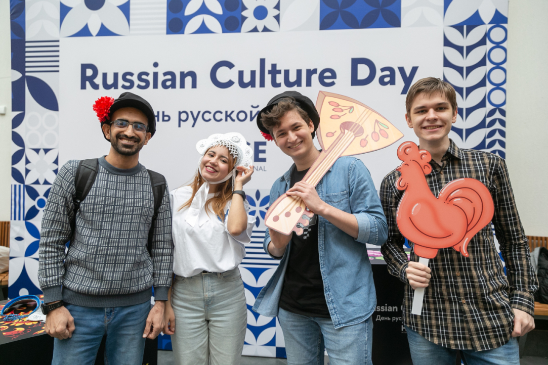 В Вышке впервые прошел фестиваль Russian Culture Day Иллюстрация к новости: В Вышке впервые прошел фестиваль Russian Culture Day