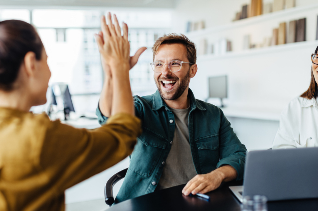 Narcissistic and Workaholic Leaders Guide Young Firms to Success Illustration for news: Narcissistic and Workaholic Leaders Guide Young Firms to Success