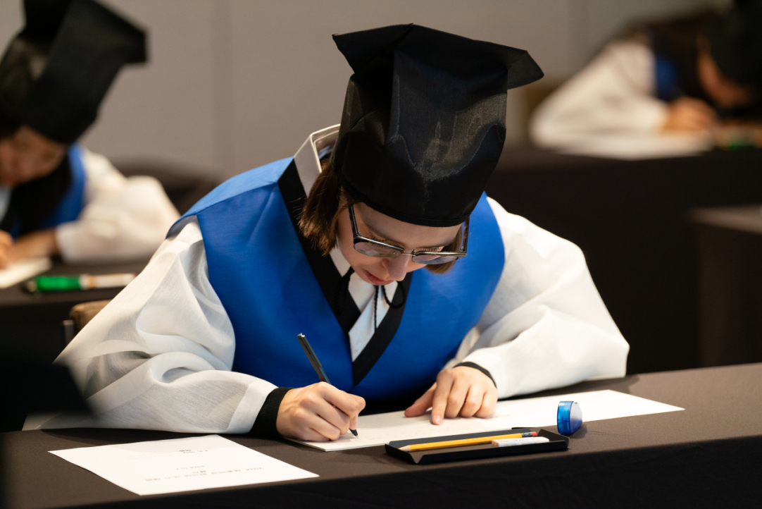 HSE University-St Petersburg Alumna Wins Prize in Korean Essay Competition Illustration for news: HSE University-St Petersburg Alumna Wins Prize in Korean Essay Competition