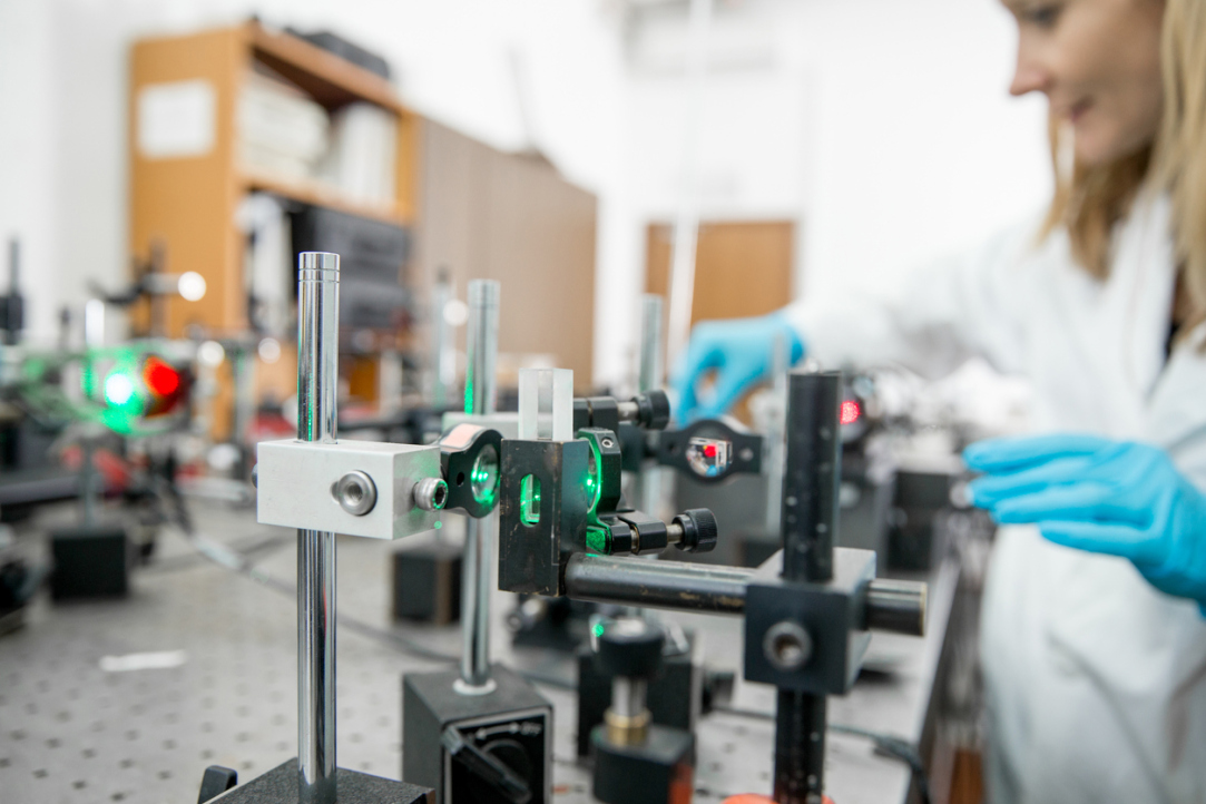 Russian Scientists Integrate Microdisk Laser and Waveguide on a Single Substrate Illustration for news: Russian Scientists Integrate Microdisk Laser and Waveguide on a Single Substrate