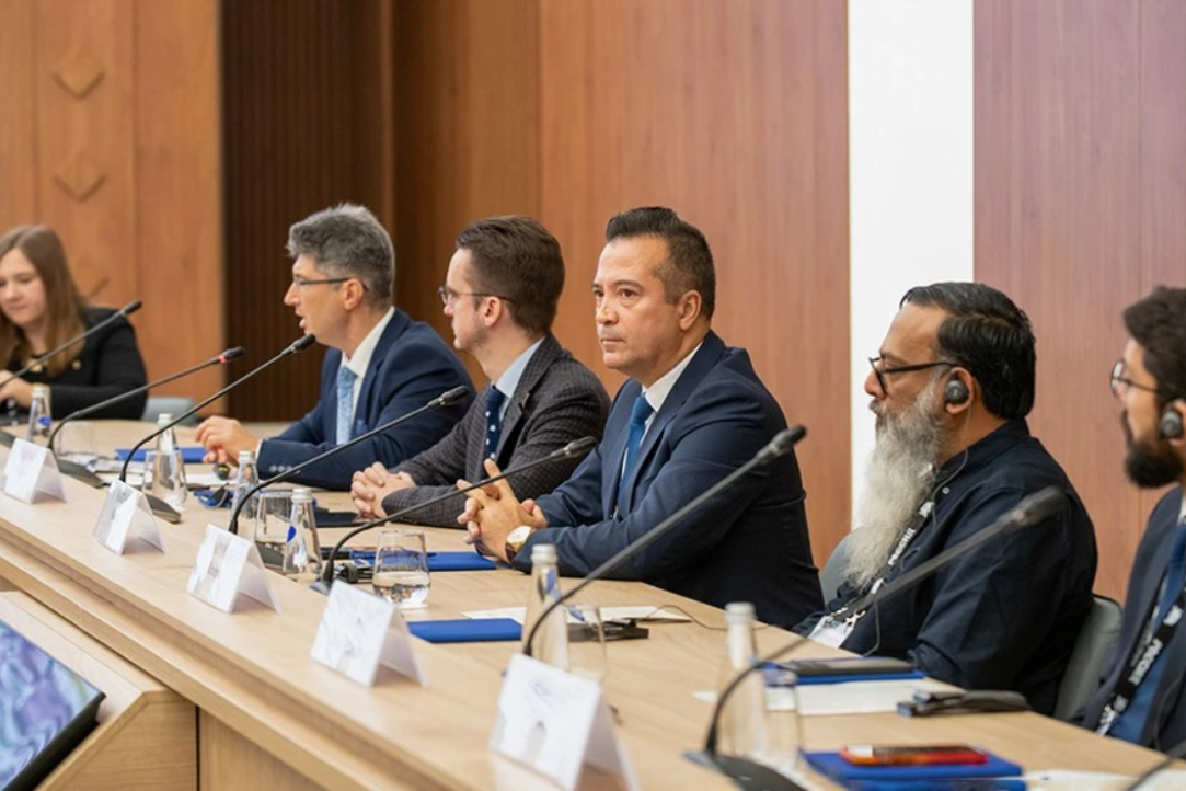 Illustration for news: 'We Are Not Trying to Guess the Future—We Are Creating It': HSE University Experts Discuss 21st-Century Trends and Scenarios