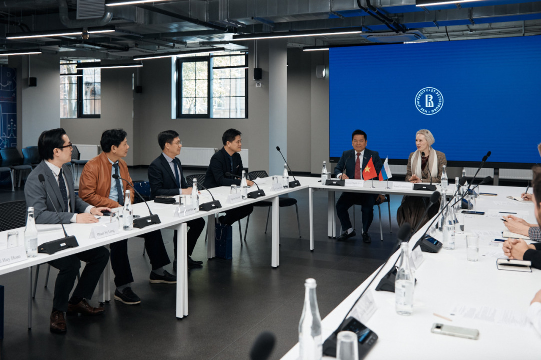 Illustration for news: HSE University–St Petersburg and Vietnamese National Economics University Define Cooperation Priorities